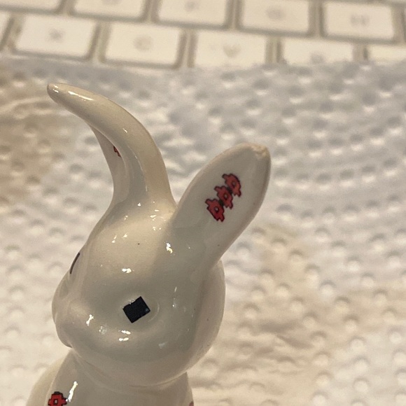 Vintage European Porcelain Ceramic Bunny Rabbit Figurines - Picture 12 of 12